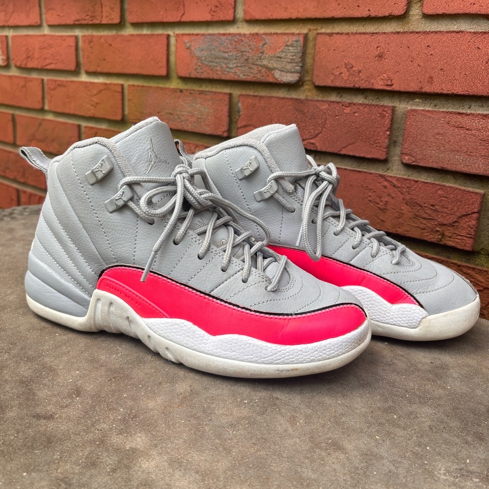 Nike Air Jordan 12 Retro GS Wolf Grey/Racer Pink-Black Size 6Y